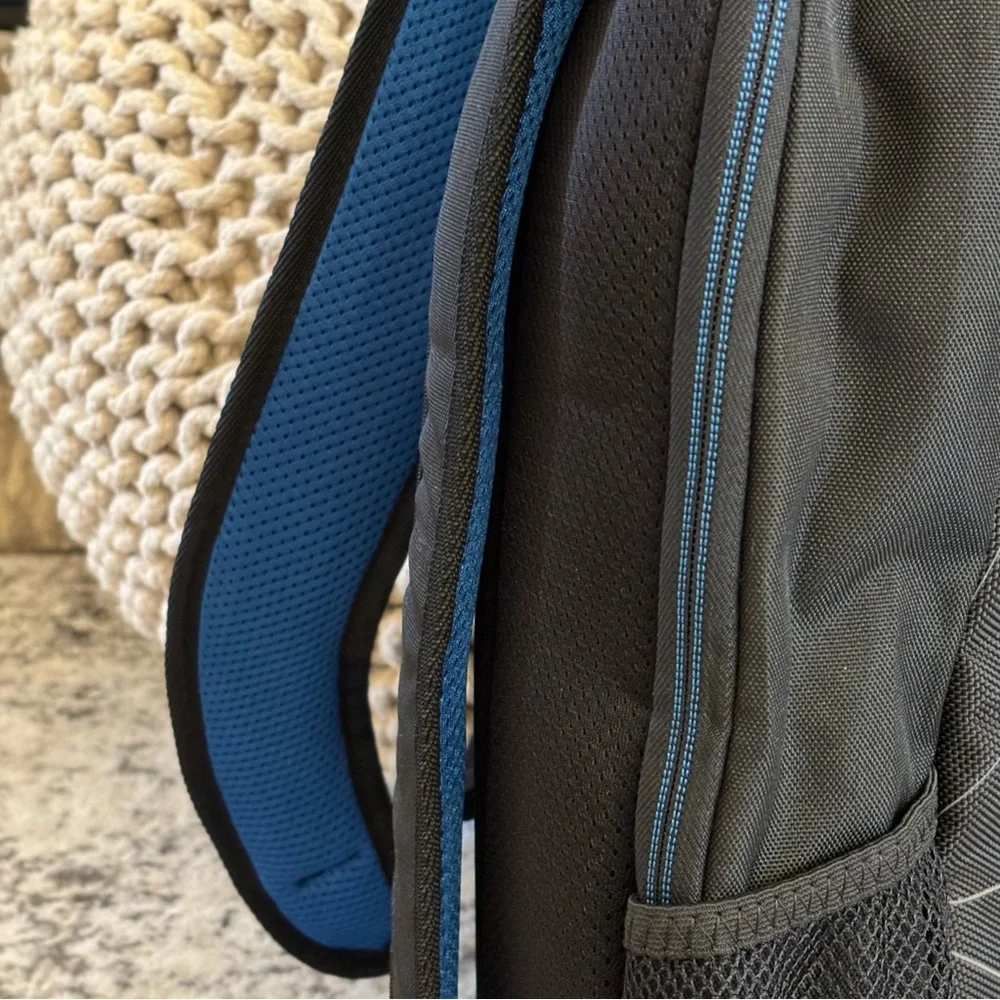 NWT Dell Essential Backpack 15 Laptop Bag Black
